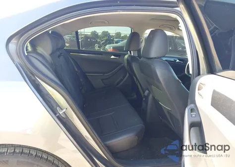 2017 Volkswagen Jetta 1.8T Sel/1.8T Sel Premium z USA, uszkodzony, nr VIN 3VWL17AJ3HM413031